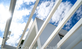 Villa contemporaine neuve à vendre dans une urbanisation golfique privilégiée sur le Nouveau Golden Mile, Marbella - Benahavis 59566 