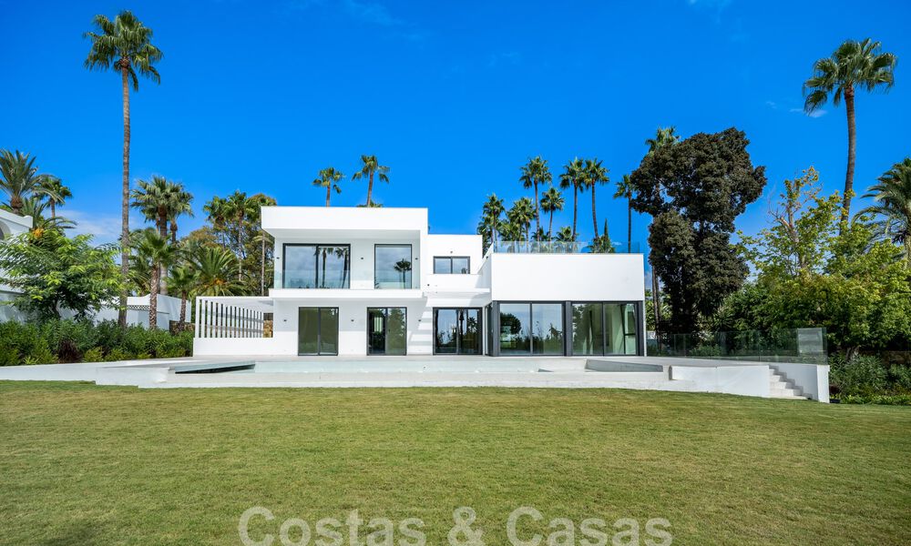 Villa contemporaine neuve à vendre dans une urbanisation golfique privilégiée sur le Nouveau Golden Mile, Marbella - Benahavis 59568