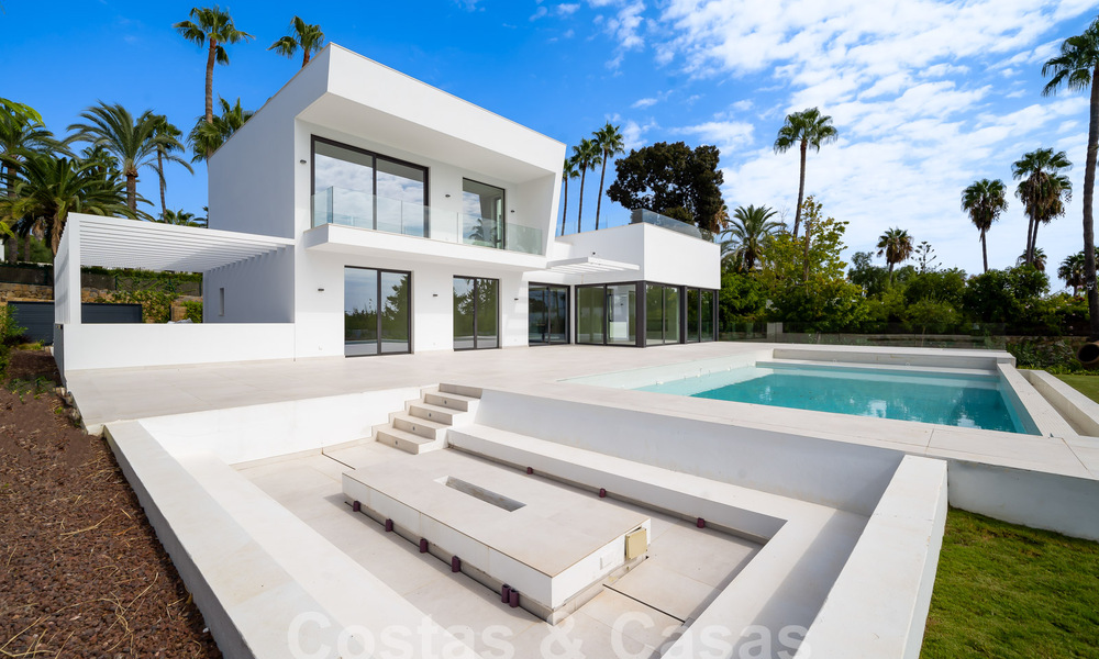 Villa contemporaine neuve à vendre dans une urbanisation golfique privilégiée sur le Nouveau Golden Mile, Marbella - Benahavis 59571