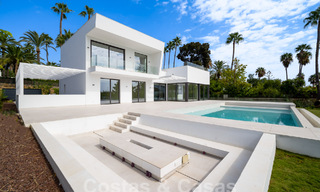 Villa contemporaine neuve à vendre dans une urbanisation golfique privilégiée sur le Nouveau Golden Mile, Marbella - Benahavis 59571 