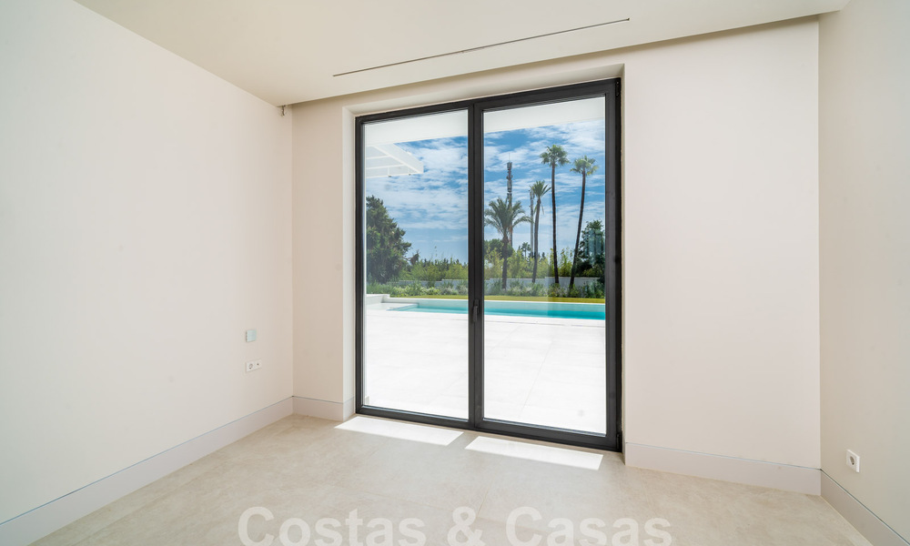 Villa contemporaine neuve à vendre dans une urbanisation golfique privilégiée sur le Nouveau Golden Mile, Marbella - Benahavis 59579