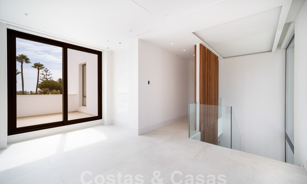 Villa contemporaine neuve à vendre dans une urbanisation golfique privilégiée sur le Nouveau Golden Mile, Marbella - Benahavis 59584