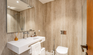 Villa contemporaine neuve à vendre dans une urbanisation golfique privilégiée sur le Nouveau Golden Mile, Marbella - Benahavis 782469 