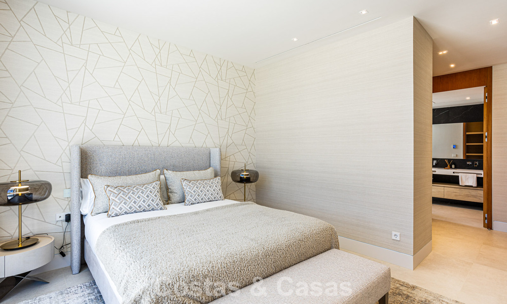Villa contemporaine neuve à vendre dans une urbanisation golfique privilégiée sur le Nouveau Golden Mile, Marbella - Benahavis 782471