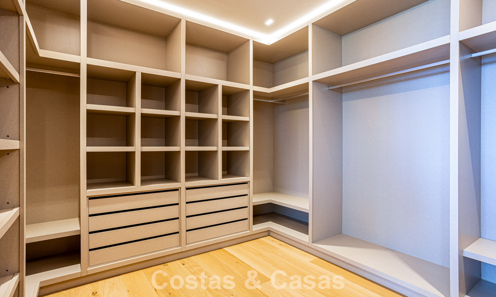 Villa contemporaine neuve à vendre dans une urbanisation golfique privilégiée sur le Nouveau Golden Mile, Marbella - Benahavis 782477