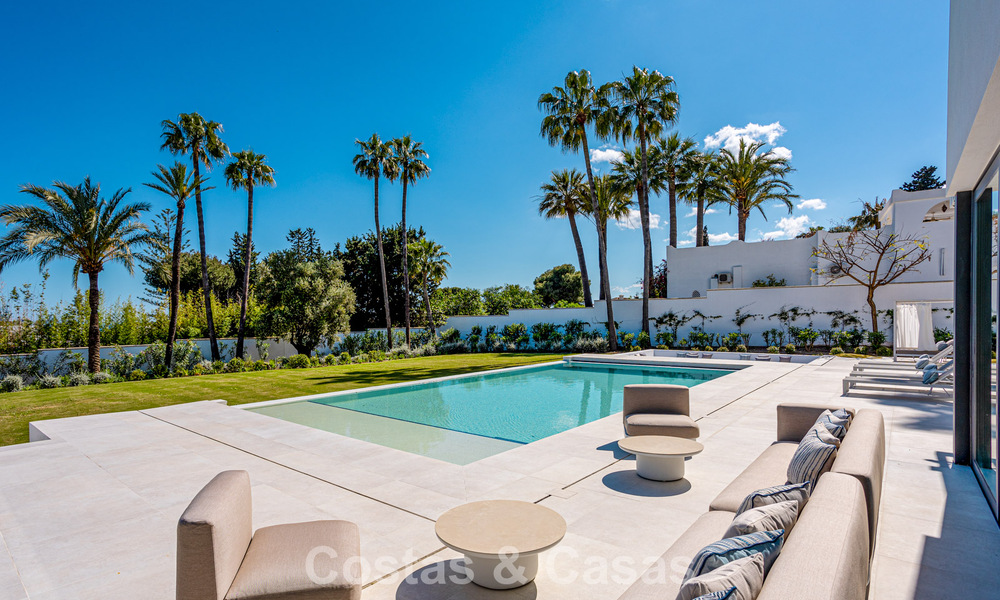 Villa contemporaine neuve à vendre dans une urbanisation golfique privilégiée sur le Nouveau Golden Mile, Marbella - Benahavis 782485
