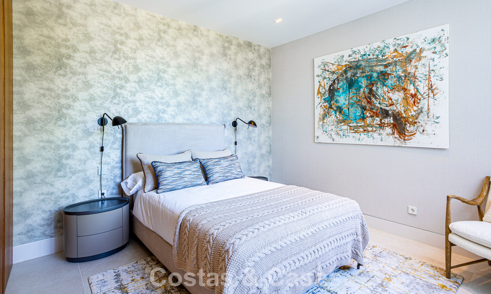 Villa contemporaine neuve à vendre dans une urbanisation golfique privilégiée sur le Nouveau Golden Mile, Marbella - Benahavis 782490