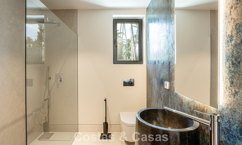 Villa contemporaine neuve à vendre dans une urbanisation golfique privilégiée sur le Nouveau Golden Mile, Marbella - Benahavis 782491