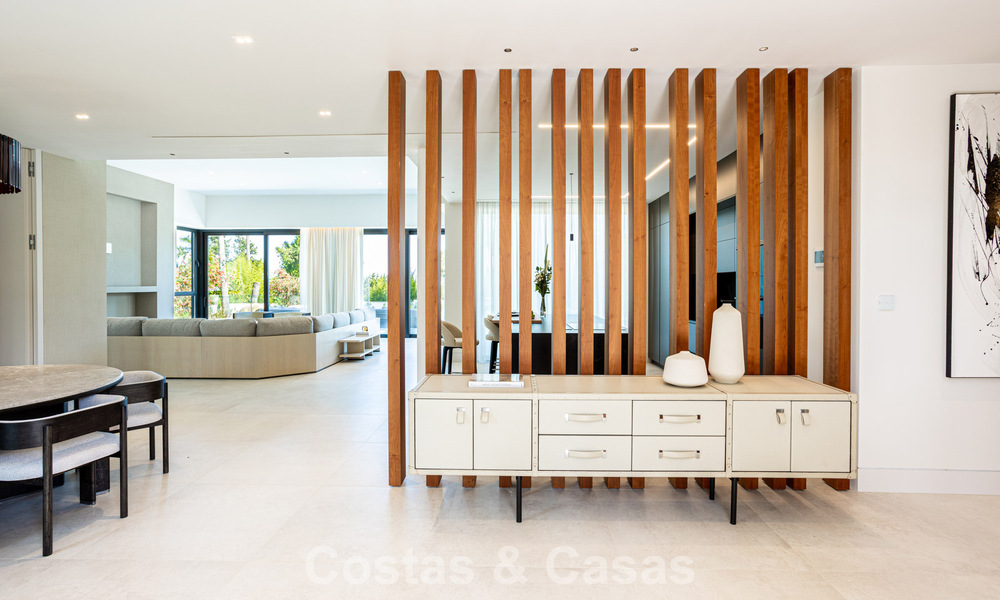 Villa contemporaine neuve à vendre dans une urbanisation golfique privilégiée sur le Nouveau Golden Mile, Marbella - Benahavis 782492