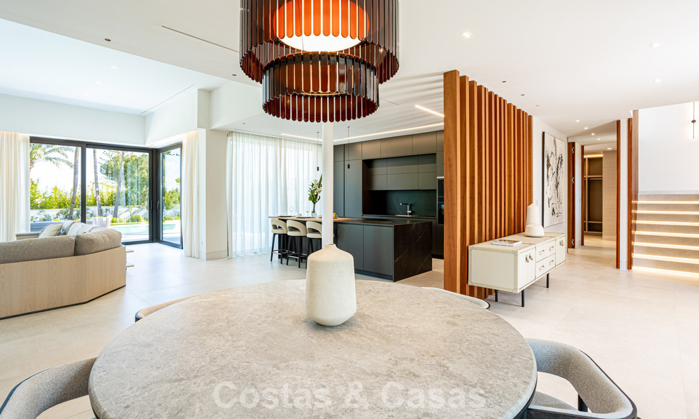 Villa contemporaine neuve à vendre dans une urbanisation golfique privilégiée sur le Nouveau Golden Mile, Marbella - Benahavis 782493