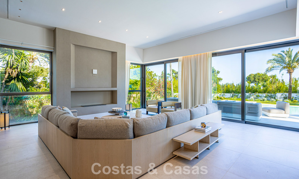 Villa contemporaine neuve à vendre dans une urbanisation golfique privilégiée sur le Nouveau Golden Mile, Marbella - Benahavis 782494