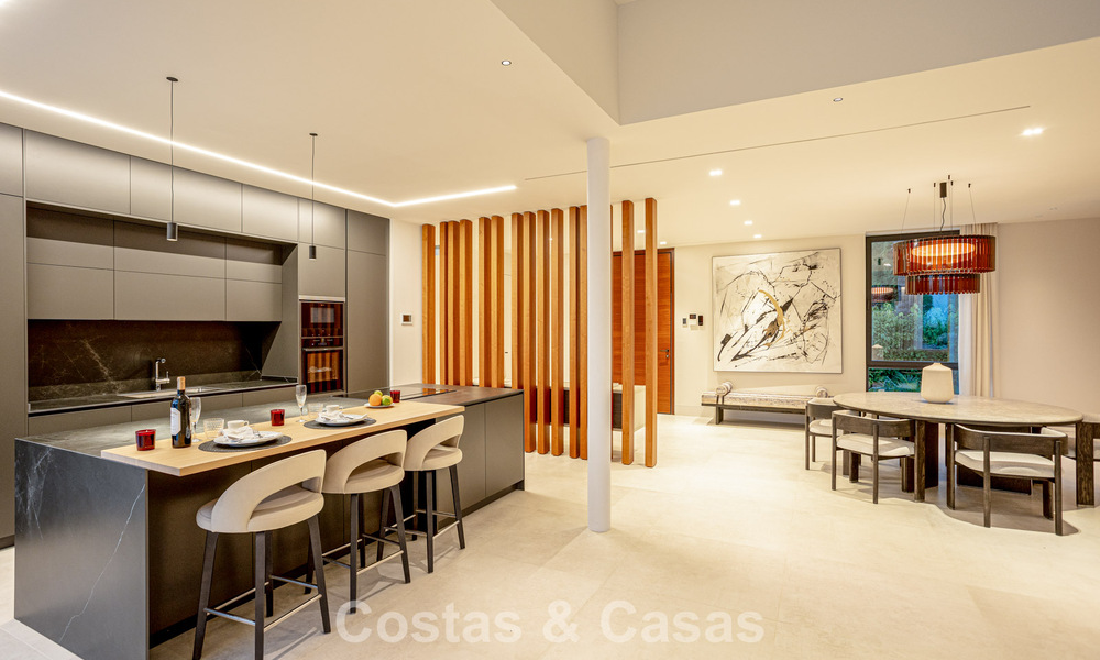 Villa contemporaine neuve à vendre dans une urbanisation golfique privilégiée sur le Nouveau Golden Mile, Marbella - Benahavis 782501