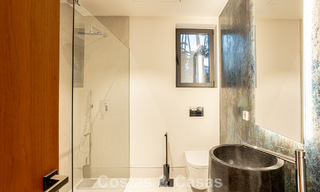 Villa contemporaine neuve à vendre dans une urbanisation golfique privilégiée sur le Nouveau Golden Mile, Marbella - Benahavis 782502 