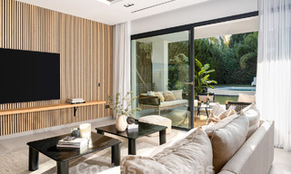 Villa de luxe moderne à vendre dans un style architectural contemporain, à quelques minutes à pied de Puerto Banus, Marbella 59617 