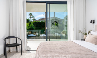 Villa de luxe moderne à vendre dans un style architectural contemporain, à quelques minutes à pied de Puerto Banus, Marbella 59637 