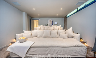 Villa de luxe moderne à vendre dans un style architectural contemporain, à quelques minutes à pied de Puerto Banus, Marbella 59646 