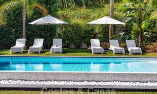 Villa de luxe moderne à vendre dans un style architectural contemporain, à quelques minutes à pied de Puerto Banus, Marbella 59649 