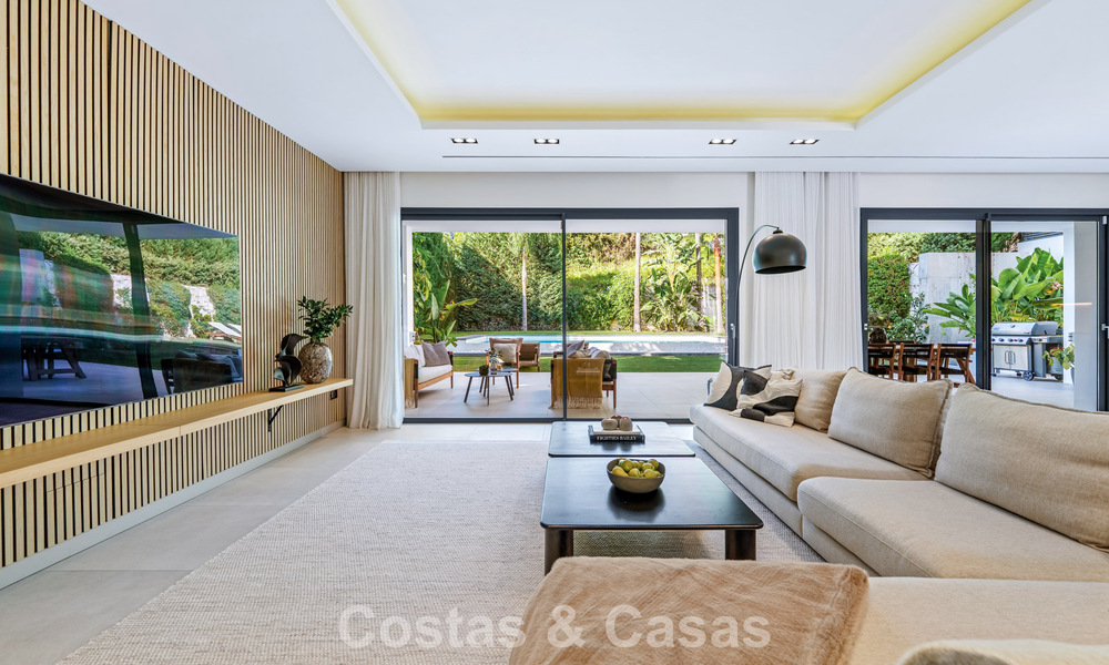 Villa de luxe moderne à vendre dans un style architectural contemporain, à quelques minutes à pied de Puerto Banus, Marbella 788875