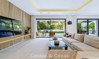 Villa de luxe moderne à vendre dans un style architectural contemporain, à quelques minutes à pied de Puerto Banus, Marbella 788875 