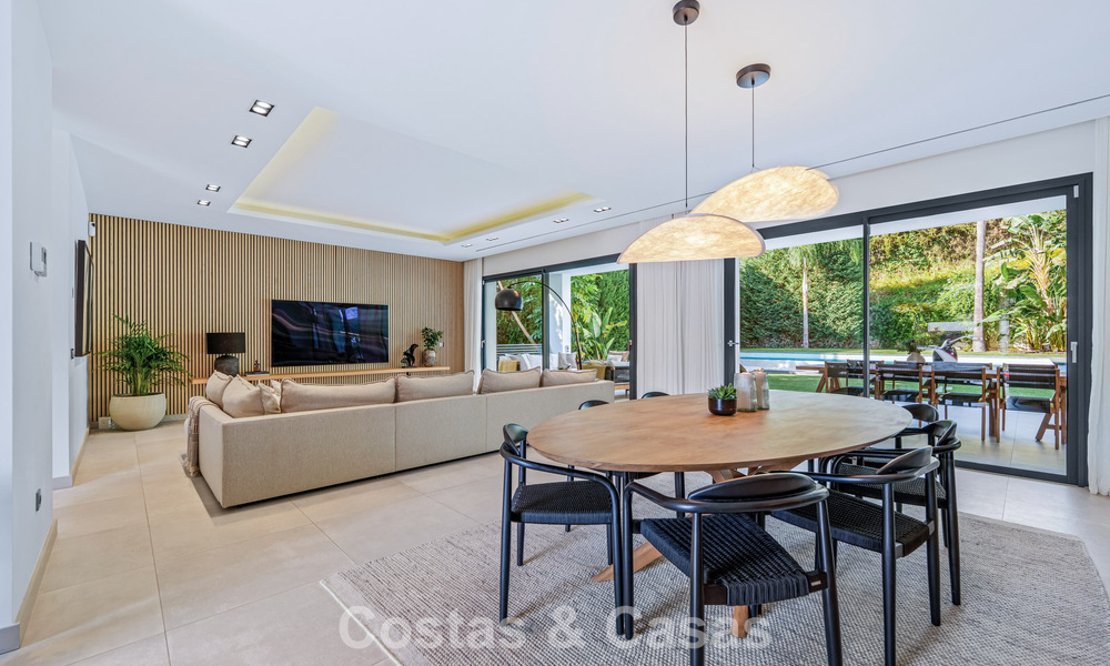 Villa de luxe moderne à vendre dans un style architectural contemporain, à quelques minutes à pied de Puerto Banus, Marbella 788877