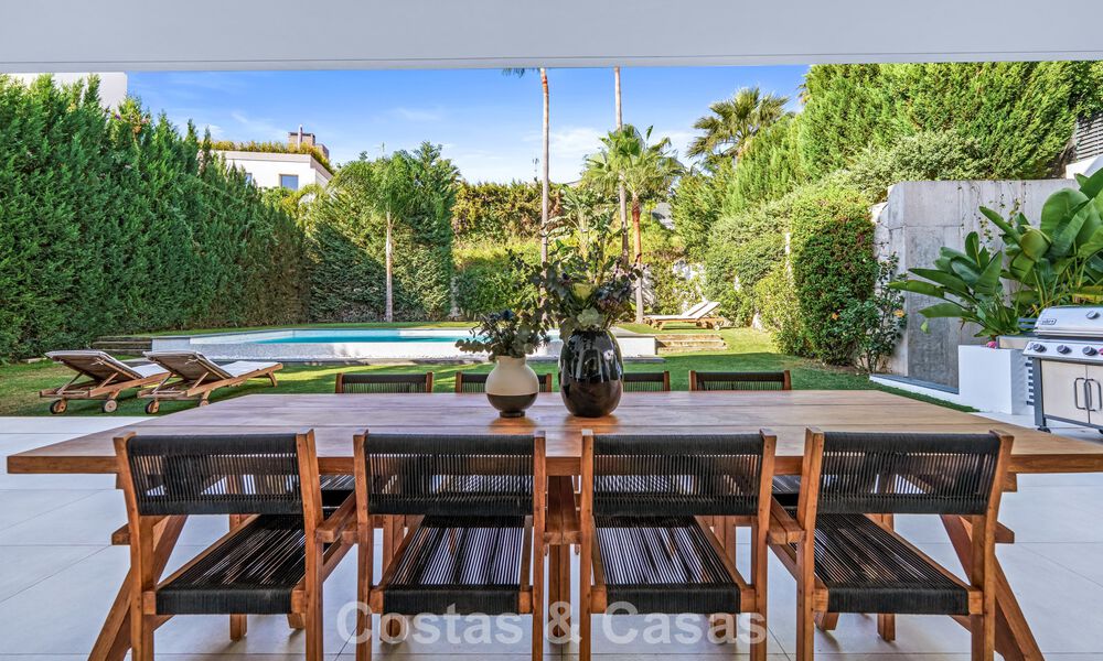 Villa de luxe moderne à vendre dans un style architectural contemporain, à quelques minutes à pied de Puerto Banus, Marbella 788884