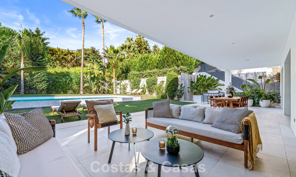Villa de luxe moderne à vendre dans un style architectural contemporain, à quelques minutes à pied de Puerto Banus, Marbella 788885