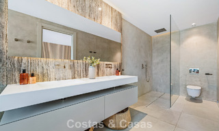 Villa de luxe moderne à vendre dans un style architectural contemporain, à quelques minutes à pied de Puerto Banus, Marbella 788891 