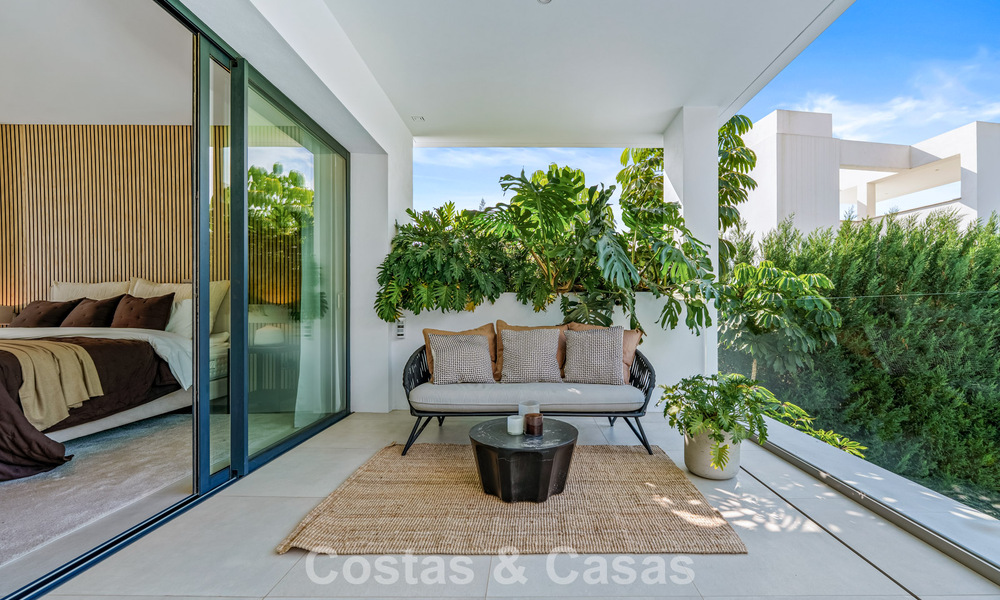 Villa de luxe moderne à vendre dans un style architectural contemporain, à quelques minutes à pied de Puerto Banus, Marbella 788895