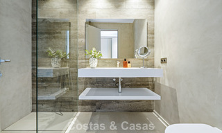 Villa de luxe moderne à vendre dans un style architectural contemporain, à quelques minutes à pied de Puerto Banus, Marbella 788897 