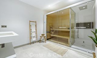 Villa de luxe moderne à vendre dans un style architectural contemporain, à quelques minutes à pied de Puerto Banus, Marbella 788903 