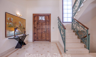 Villa de luxe intemporelle au charme andalou à vendre entourée de terrains de golf à Marbella - Benahavis 59662 