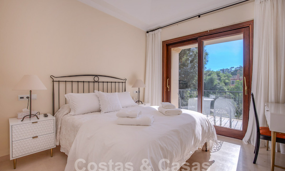 Villa de luxe intemporelle au charme andalou à vendre entourée de terrains de golf à Marbella - Benahavis 59666
