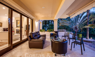 Villa de luxe intemporelle au charme andalou à vendre entourée de terrains de golf à Marbella - Benahavis 59679 