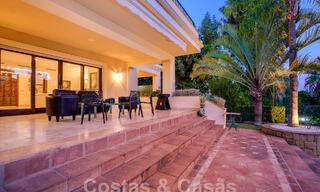 Villa de luxe intemporelle au charme andalou à vendre entourée de terrains de golf à Marbella - Benahavis 59680 