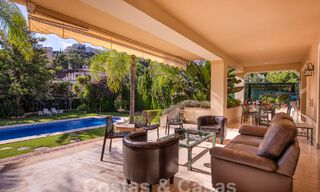 Villa de luxe intemporelle au charme andalou à vendre entourée de terrains de golf à Marbella - Benahavis 59685 