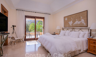 Villa de luxe intemporelle au charme andalou à vendre entourée de terrains de golf à Marbella - Benahavis 59690 