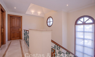 Villa de luxe intemporelle au charme andalou à vendre entourée de terrains de golf à Marbella - Benahavis 59691 