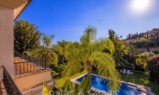 Villa de luxe intemporelle au charme andalou à vendre entourée de terrains de golf à Marbella - Benahavis 59694 