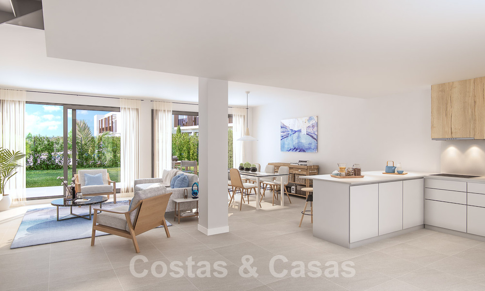 Maisons mitoyennes neuves et modernes de 4 chambres à vendre dans un complexe golfique de premier ordre à San Roque, Costa del Sol 59493