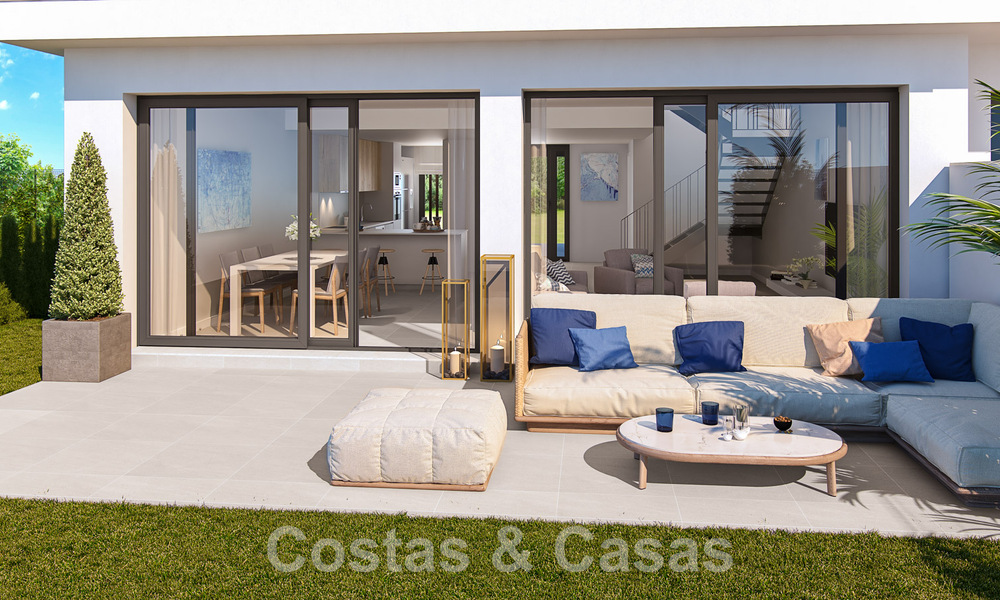Maisons mitoyennes neuves et modernes de 4 chambres à vendre dans un complexe golfique de premier ordre à San Roque, Costa del Sol 59495