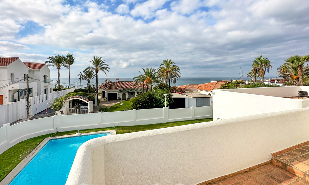 Villa à rénover avec un grand potentiel à vendre à quelques mètres de la plage dans un quartier populaire de Marbella Est 59705