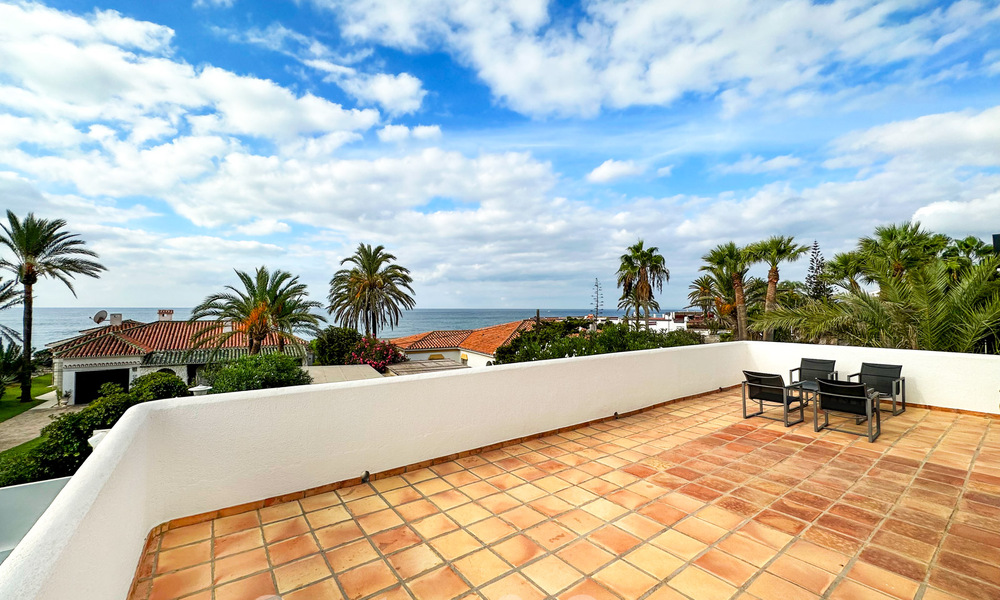 Villa à rénover avec un grand potentiel à vendre à quelques mètres de la plage dans un quartier populaire de Marbella Est 59709