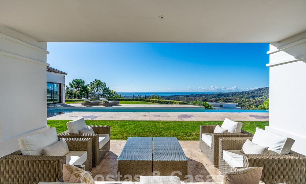 Villa de luxe de style méditerranéen à vendre avec vue panoramique sur la mer à Marbella - Benahavis 59825