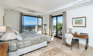 Villa de luxe de style méditerranéen à vendre avec vue panoramique sur la mer à Marbella - Benahavis 59827 