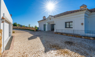 Villa de luxe de style méditerranéen à vendre avec vue panoramique sur la mer à Marbella - Benahavis 59828 
