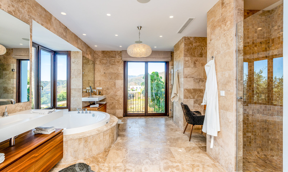 Villa de luxe de style méditerranéen à vendre avec vue panoramique sur la mer à Marbella - Benahavis 59836