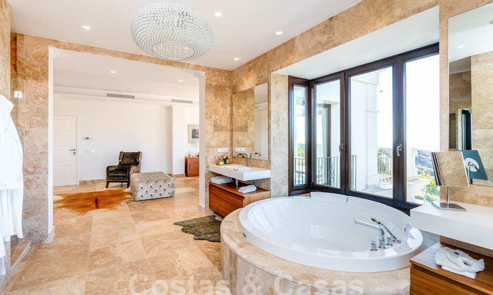 Villa de luxe de style méditerranéen à vendre avec vue panoramique sur la mer à Marbella - Benahavis 59837