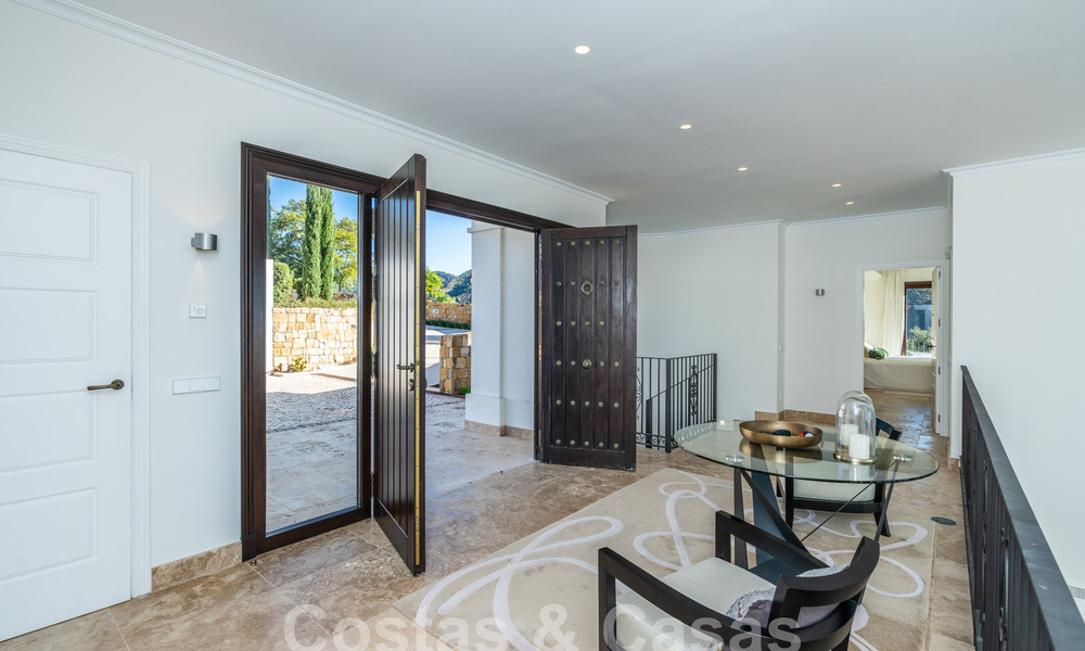Villa de luxe de style méditerranéen à vendre avec vue panoramique sur la mer à Marbella - Benahavis 59845