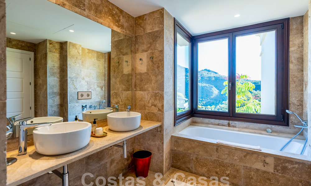 Villa de luxe de style méditerranéen à vendre avec vue panoramique sur la mer à Marbella - Benahavis 59852