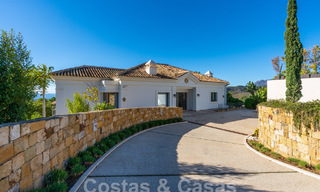 Villa de luxe de style méditerranéen à vendre avec vue panoramique sur la mer à Marbella - Benahavis 59857 